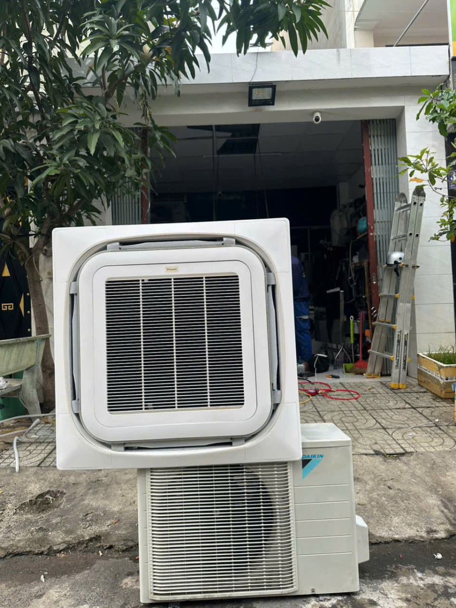 Máy lạnh âm trần Daikin 2hp  mới 85% R410A( không inverter)